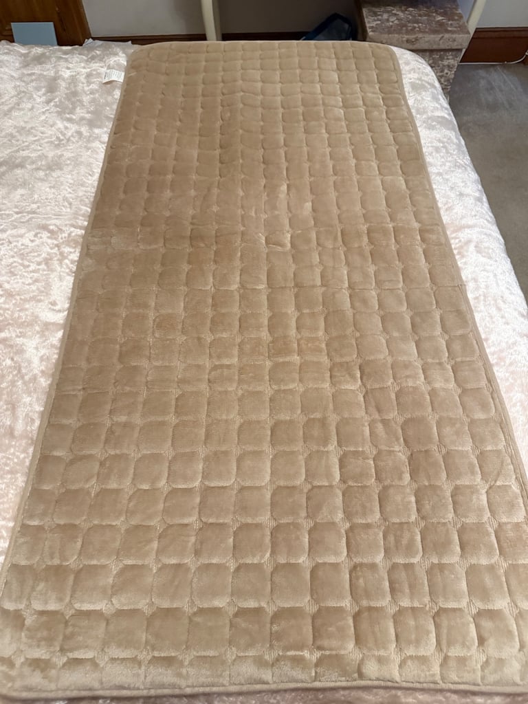 image for Beige non slip sofa cover 70x150cm