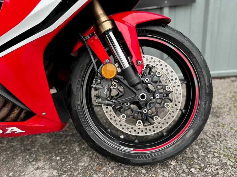Stunning 2019/19 Honda CBR650R Motorcycle 