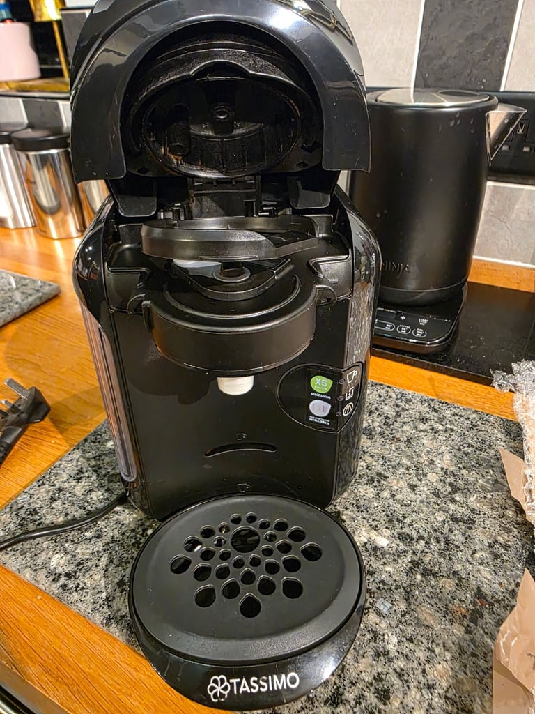 Bosch Tassimo Vivy 2 black Coffee Pod Machine. Auto Hot Drink Chocolate expresso Latte Barista maker