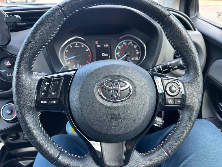 2020 Toyota Yaris 1.5 VVT-i Icon Tech 5dr CVT HATCHBACK Petrol Automatic