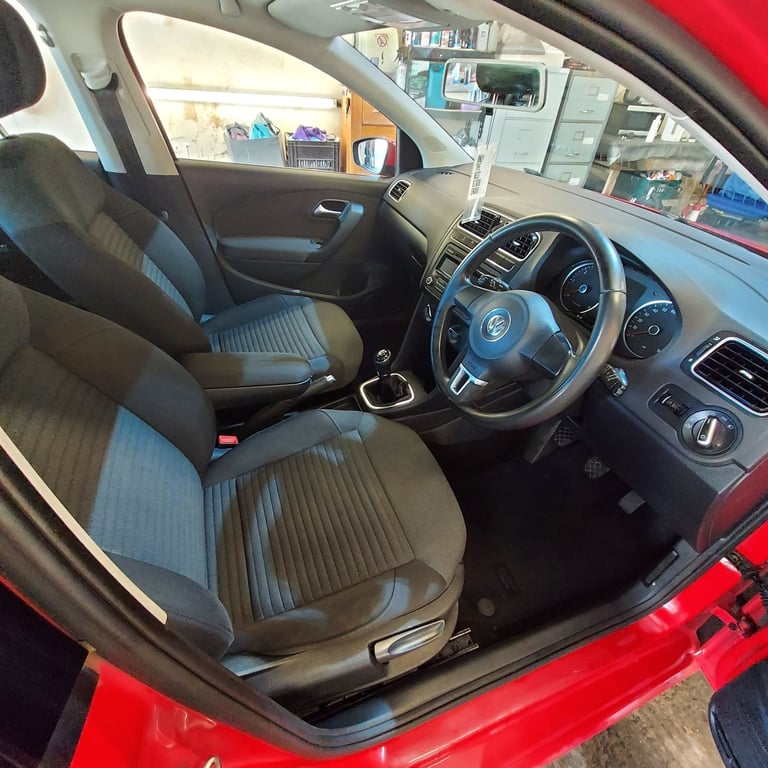 Volkswagen, POLO, Hatchback, 2014, Manual, 1598 (cc), 5 doors