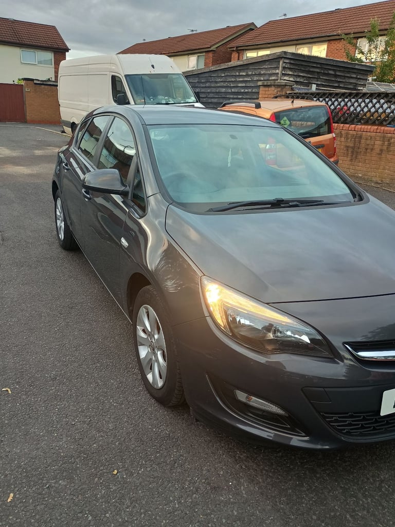 Vauxhall, ASTRA, Hatchback, 2014, Manual, 1598 (cc), 5 doors