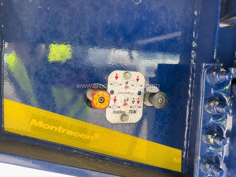 MONTRACON FLATBED 40FT TRI AXLE TRAILER