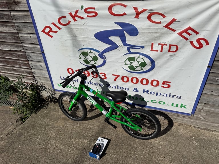 Hoy Bonaly 16” Wheel Boys Bike. Night Light Weight Bike. Serviced