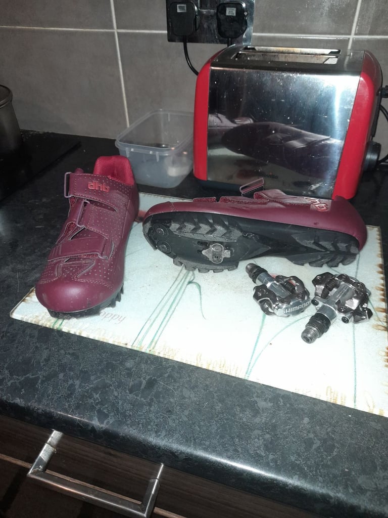 image for New pair cycle shoes size 6 and spd pedals 