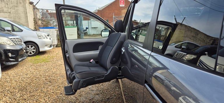 2007 Toyota Sienta PASSENGER SEAT WELCAB, 52,590 Miles, Petrol Autoc