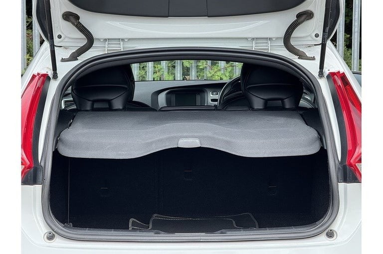 2013 Volvo V40 D2 R-Design Hatchback Diesel Automatic