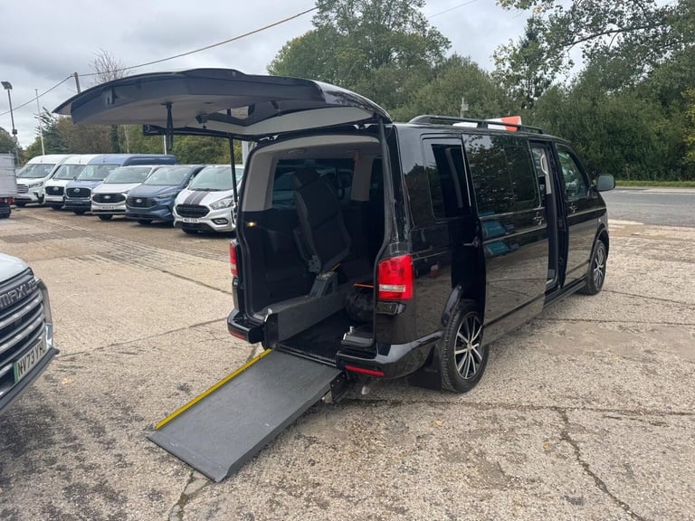 2015 Volkswagen Caravelle 2.0 BiTDI BlueMotion Tech SE DSG Euro 5 (s/s) 5dr MPV Diesel Automatic