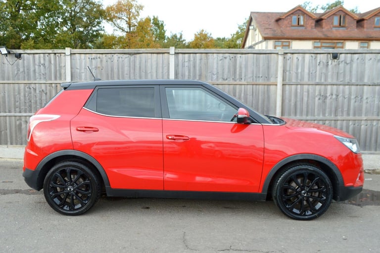 2017 Ssangyong Tivoli 1.6 ELX 5dr Auto HATCHBACK PETROL Automatic