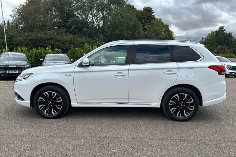  Mitsubishi Outlander PHEV 2.0h 12kwh 4hs Suv 5dr Petrol Plug In Hybrid CVT 4wd