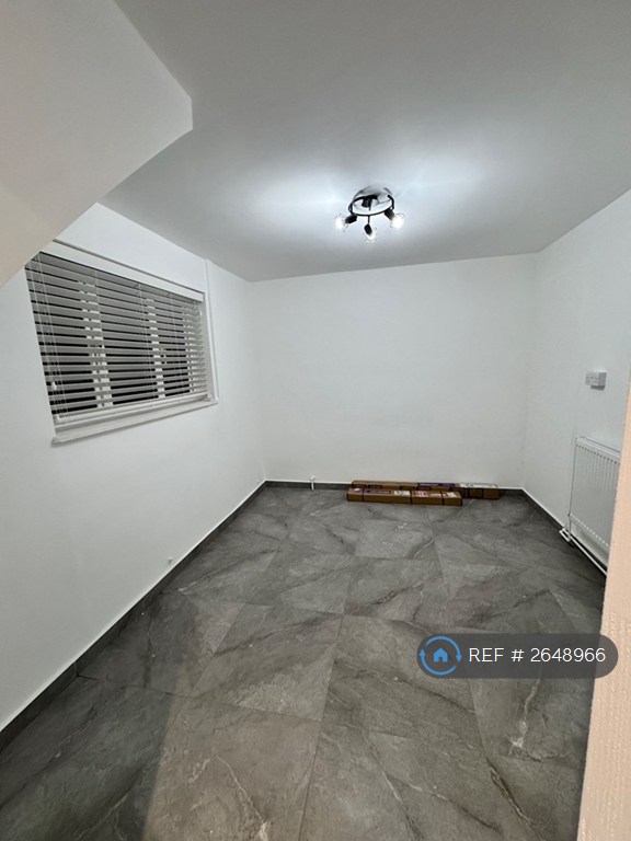 4 bedroom house in Bouvier Road, Enfield, EN3 (4 bed) (#2648966)