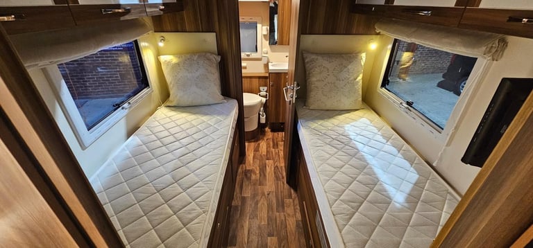 Rollerteam T-Line 785 motorhome 2016 15k 3500kgs 7.43m 4 berth/belt 