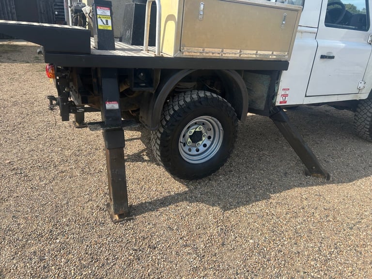 2014 Land Rover Defender Hi Capacity PickUp TDCi [2.2] cherry picker PICK UP Diesel Manual