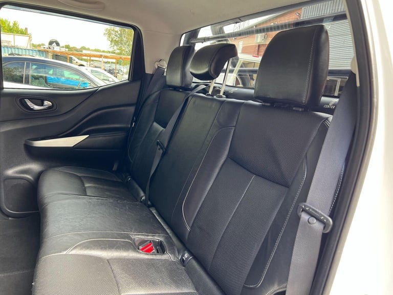 2018 Nissan Navara 2.3 dCi Tekna 4WD Euro 6 (s/s) 4dr PICK UP Diesel Manual