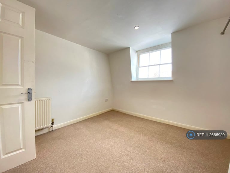 2 bedroom flat in St. James's Street, Brighton, BN2 (2 bed) (#2666929)