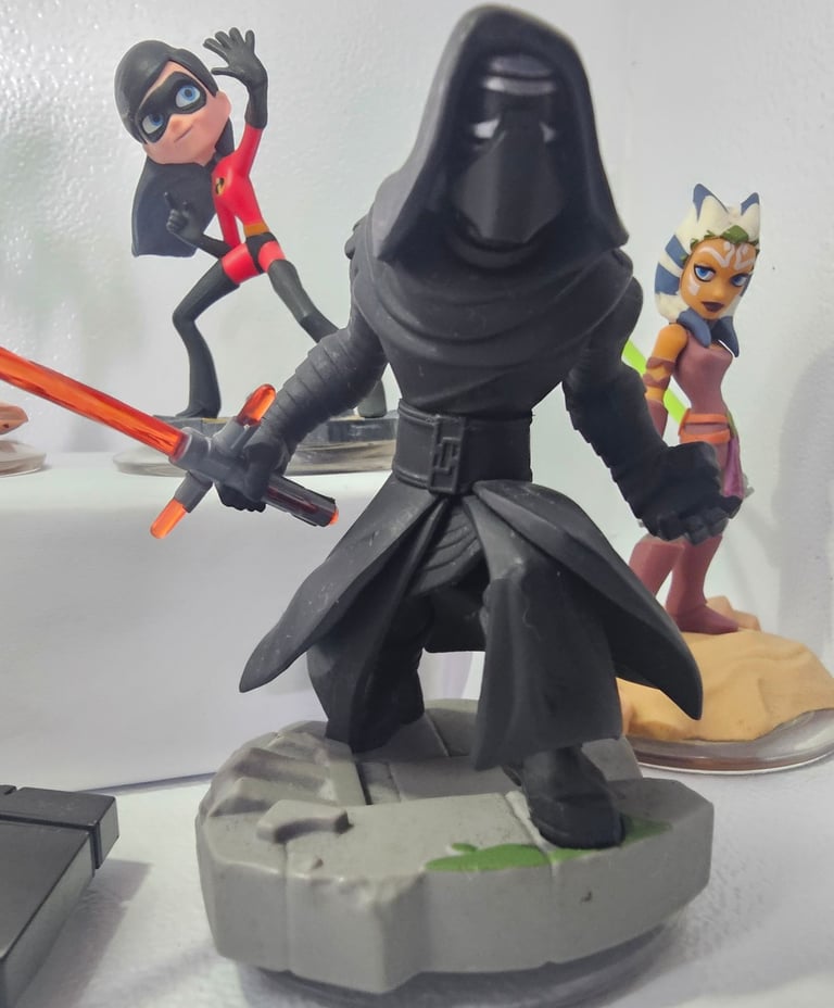 Disney Infinity 3.0 Figure Collection - Star Wars, Incredibles, and More!