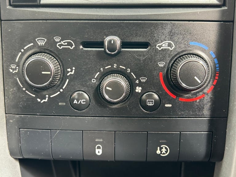 2011 Peugeot 207 1.4 VTi Sportium Euro 5 5dr HATCHBACK Petrol Manual