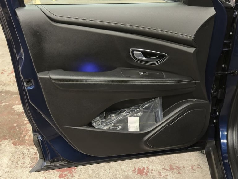 2019 Renault Grand Scenic 1.7 Blue dCi Signature MPV 5dr Diesel Manual Euro 6 (s/s) (120 ps) MPV ...