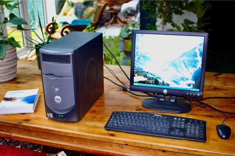 Dell Windows XP PC with monitor keyboard mouse for Sale