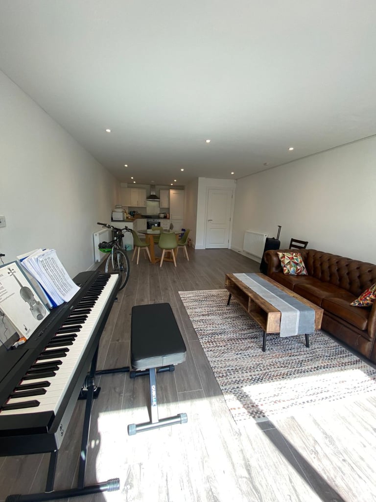 Very Spacious  2 big  double bedroom flat Oxford near West Way Square  shopping OX2  