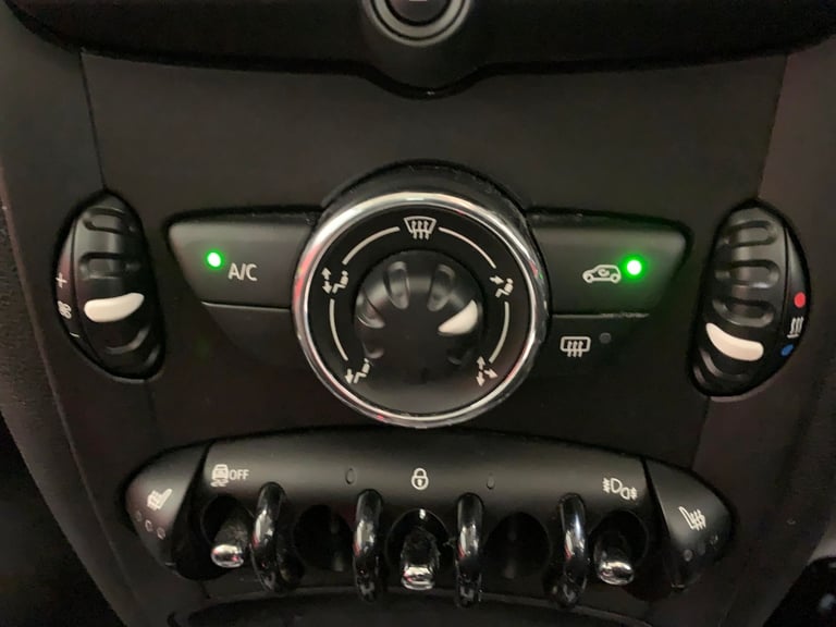 2016 MINI Countryman 1.6 Cooper SUV 5dr Petrol Auto Euro 6 (122 ps) - STEERING WHEEL - 2-SPOKE L ...