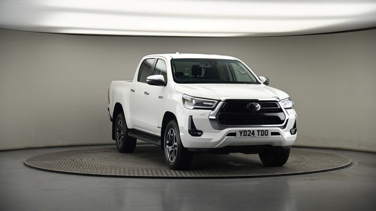2024 Toyota Hilux 2.8 D-4D Invincible Pickup Double Cab 4dr Diesel Auto 4WD Euro 6 (s/s) (204 Pic...