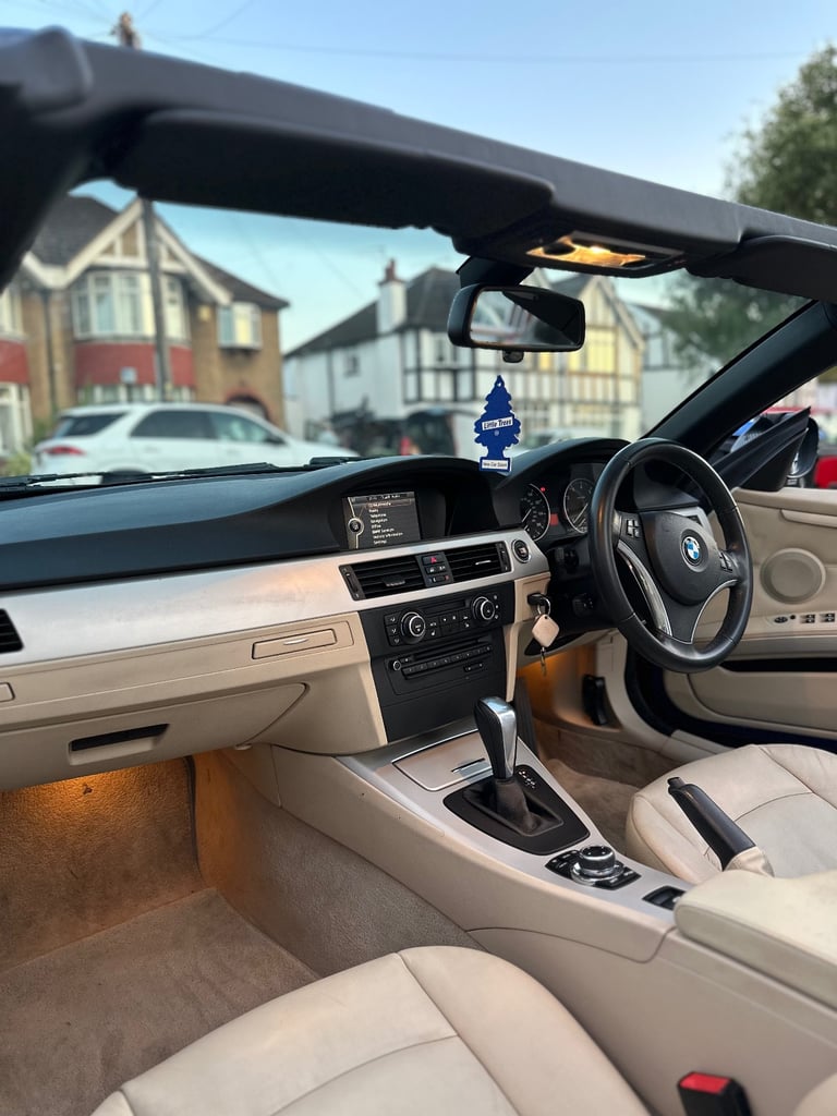 BMW 320i Convertible LCI Automatic  
