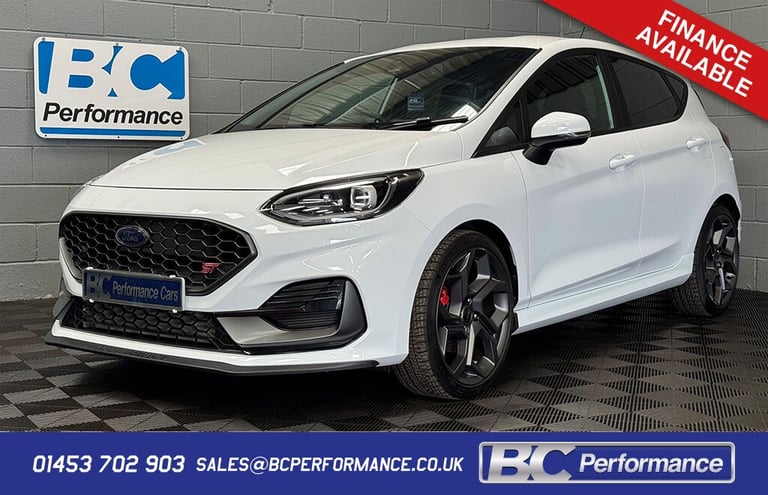FORD FIESTA 1.5 Fiesta ST-3 5 door 1.5L EcoBoost 200PS FWD 6-Speed Manual White