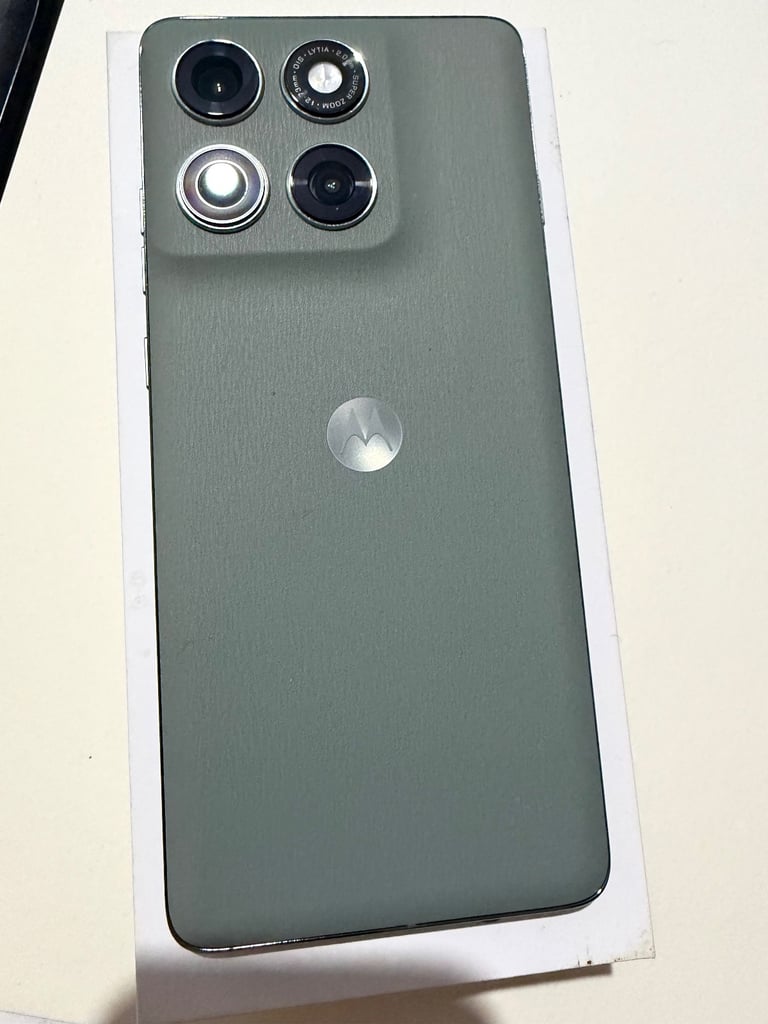 Motorola edge 60 pro 12gb ram 512gb storage smartphone 