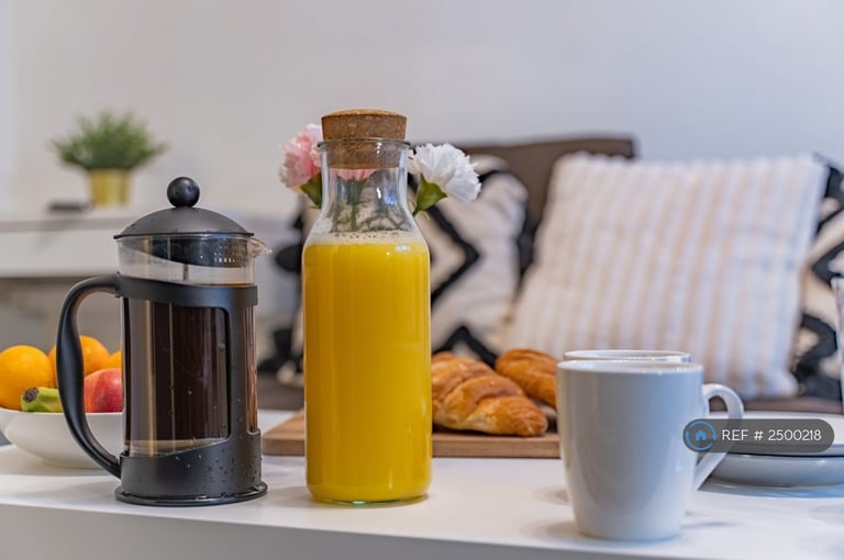 2 bedroom flat in Rawlins Street, Birmingham, B16 (2 bed) (#2500218)