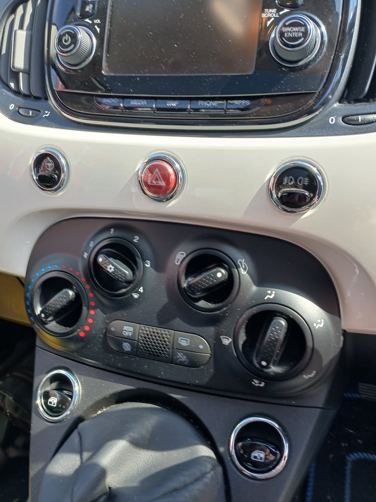 Fiat, 500, lounge  Hatchback, 2018, Manual, 1242 (cc), 3 doors