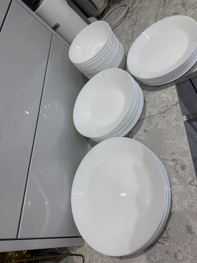 Dinner set for 12