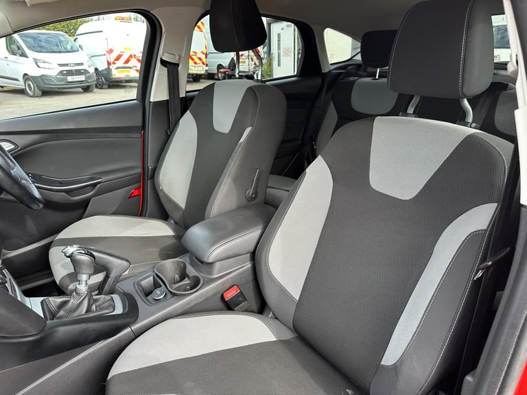 2014 Ford Focus 1.0T EcoBoost Zetec Navigator Hatchback 5dr Petrol Manual Euro 5 (s/s) (125 Hatch...
