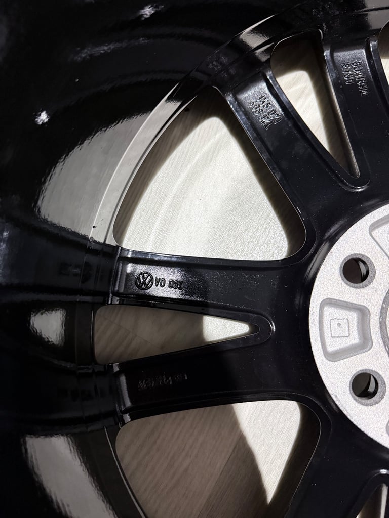GENUINE VW Golf/T-ROC 18’ ALLOY DIAMOMD CUT R LINE FULLY FEFURBED