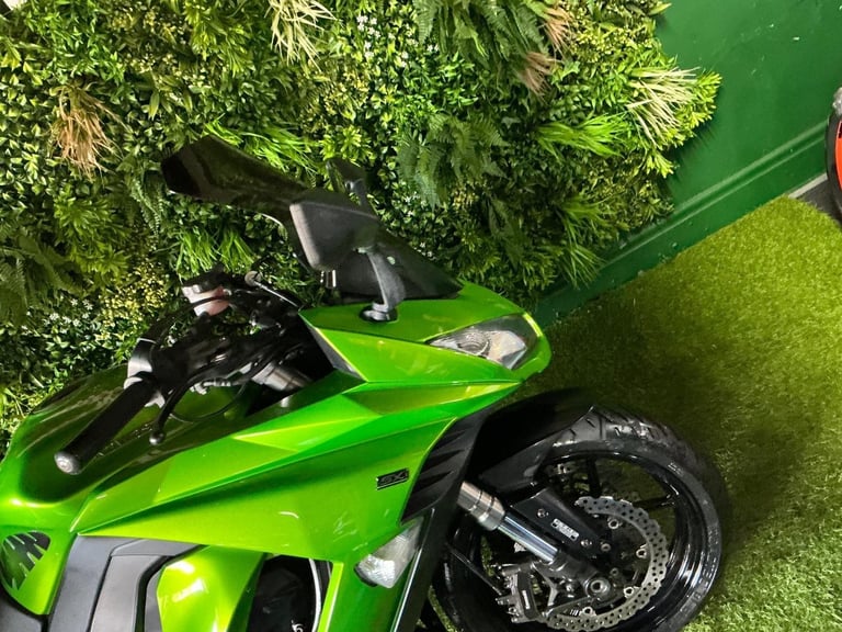 Kawasaki ZX1000sx free delivery 