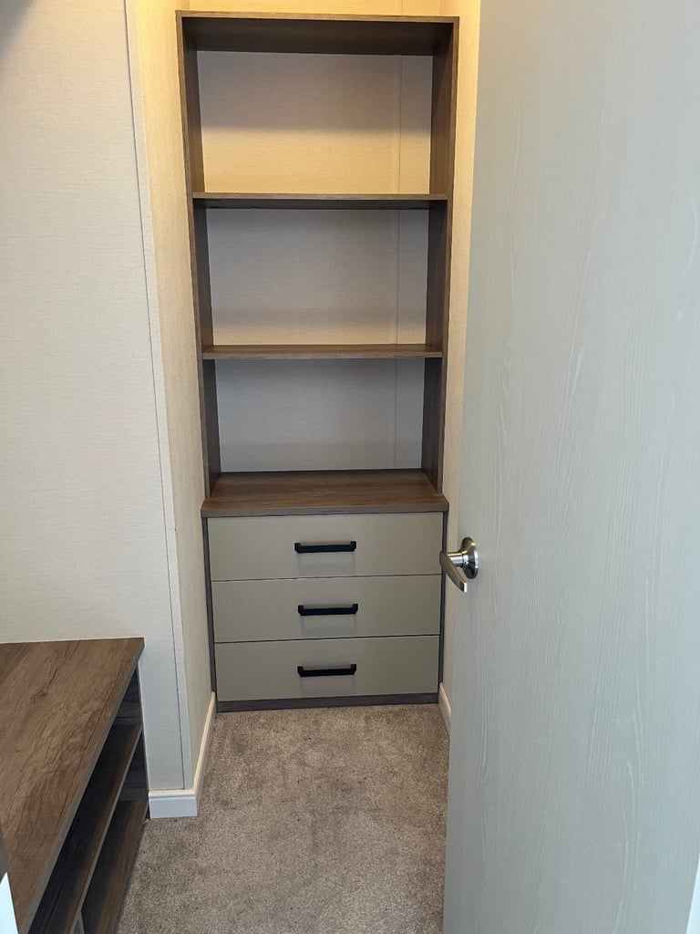 Atlas Lilac Lodge 40x20x2 bedroom