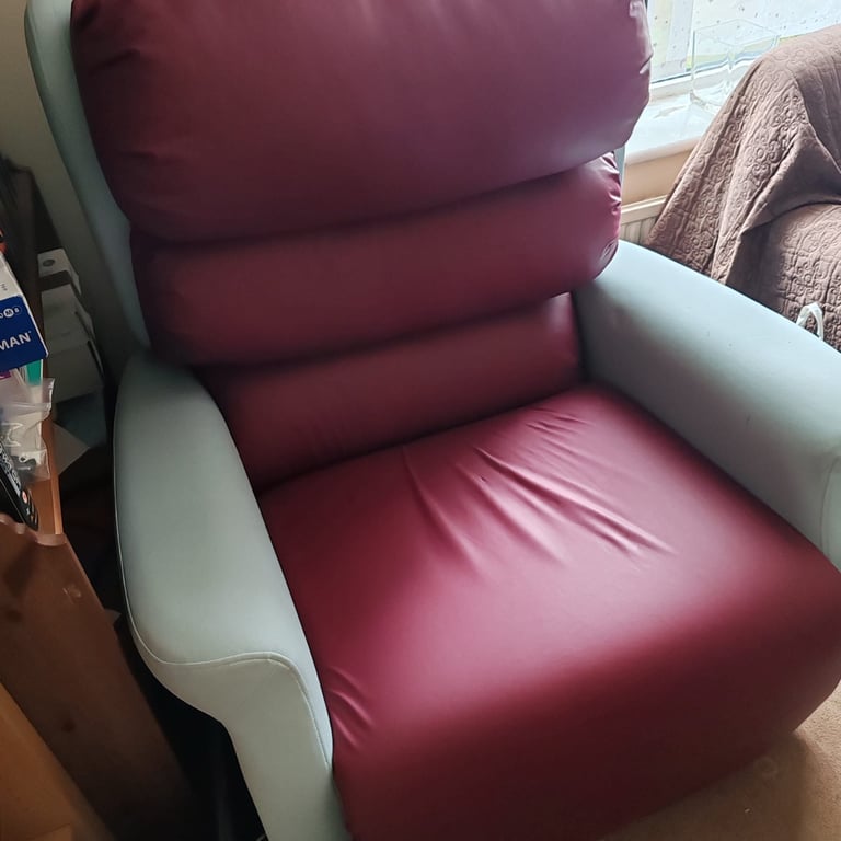 Repose Barriatric chair with extra wide cushion NEW 5YEAR WARRANTY  LESS TAN HALF PRICE