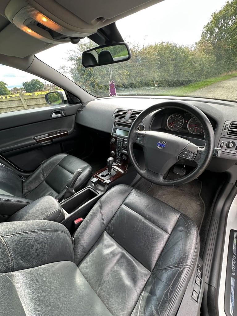 Volvo, S40, Saloon, 2006, 12 months MOT, Semi-Auto, 2435 (cc), 4 doors