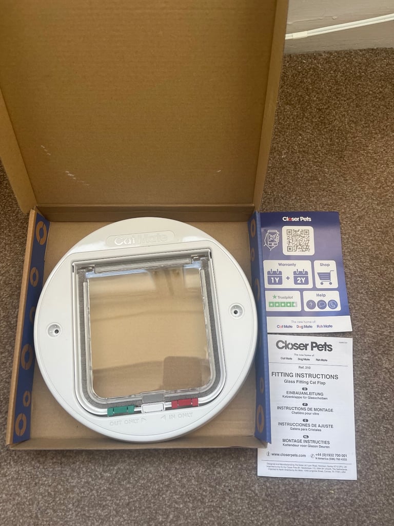 Cat Mate 4-Way-Locking Glass Fitting Cat Flap