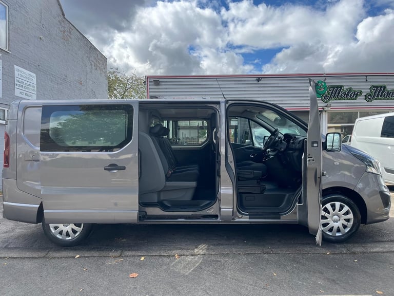 Vauxhall Vivaro 2900 1.6CDTI BiTurbo 125PS Sportive 6 Seat LWB Crew Van 2017/17