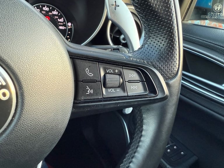 2020 20 ALFA ROMEO GIULIA 2.0T VELOCE SALOON 4DR PETROL GPF AUTO EURO 6 (S/S) (2