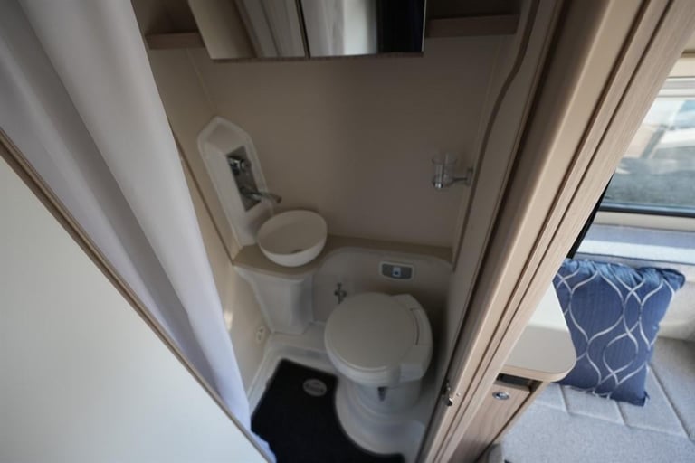 Elddis Chatsworth CV40 FIAT 3 BERTH 4 TRAVEL SEAT MOTORHOME