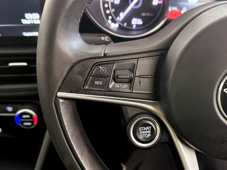 2019 Alfa Romeo Giulia 2.2 TD Tecnica Auto Euro 6 (s/s) 4dr Automatic Saloon Diesel Automatic