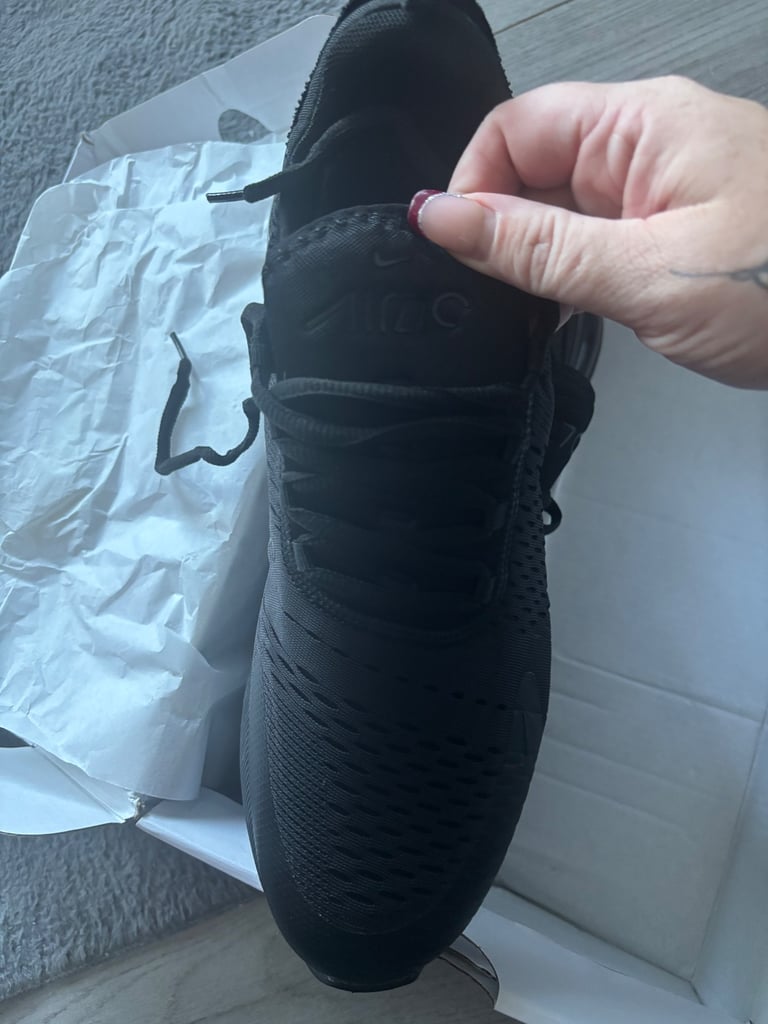Nike 270s