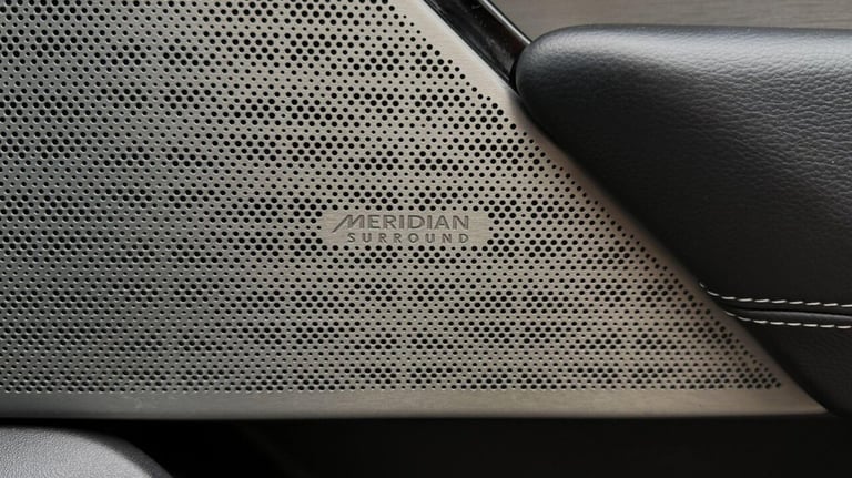 2017 Land Rover Range Rover Velar 2.0 D240 R-Dynamic SE 5dr Auto ESTATE DIESEL Automatic