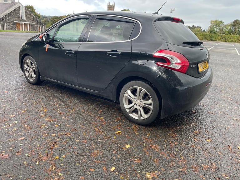 Peugeot, 208, Hatchback, 2015, Manual, 1560 (cc), 5 doors