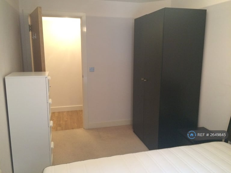 2 bedroom flat in Derwent Foundry, Birmingham, B3 (2 bed) (#2649845)