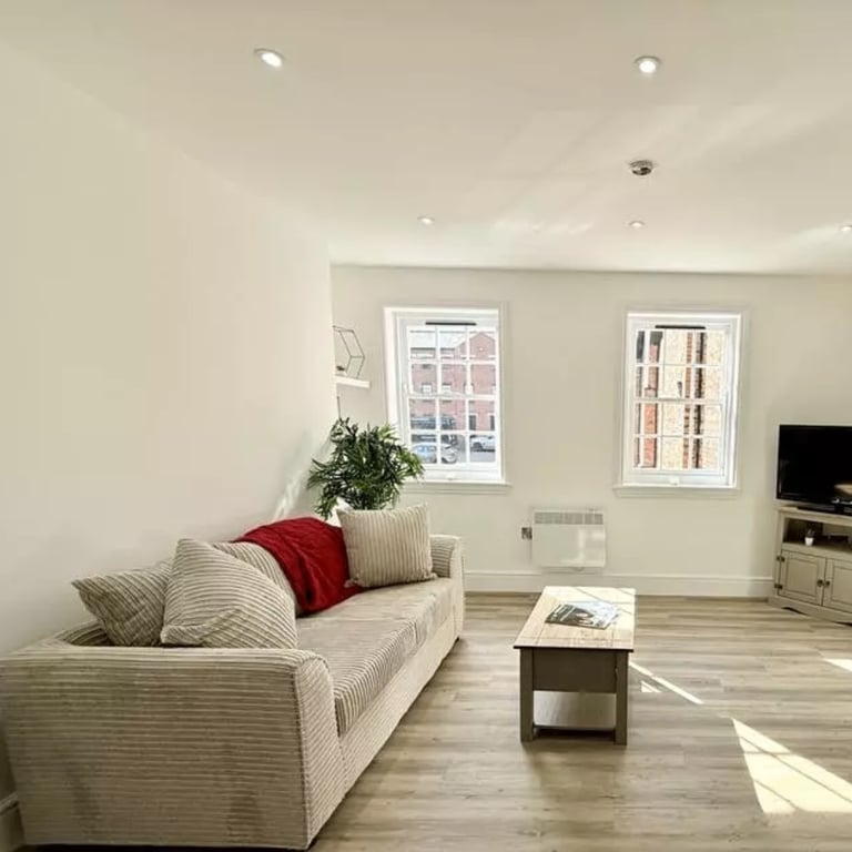 Spacious rooms for supported housing, B29 7RQ! Single & double rooms. Universal Credit accepted