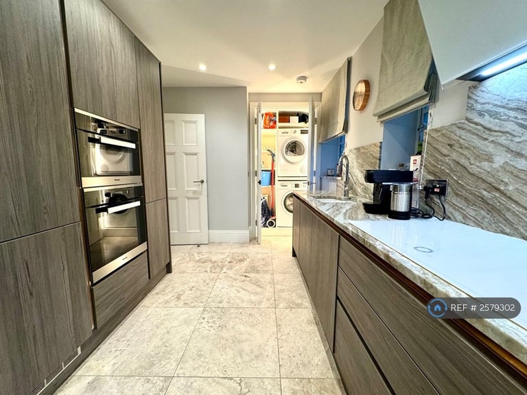 4 bedroom flat in Chiltern Court, London, NW1 (4 bed) (#2579302)