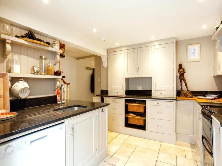 🏡 Bright room in Tooting Broadway 